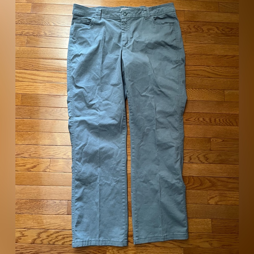 Lee Classic Fit Straight Leg Sage Pants